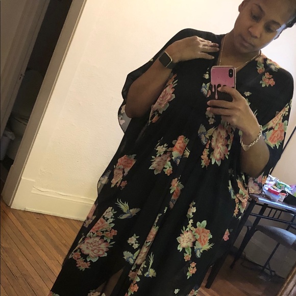 Forever 21+ Kimono - Picture 1 of 3